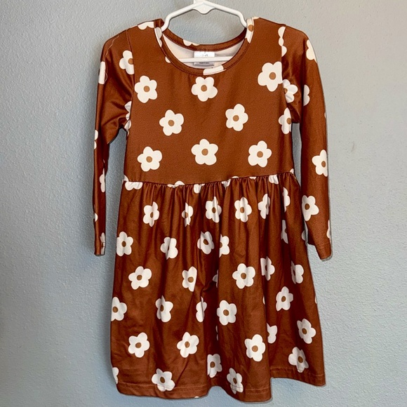 LOT of size 3/4T dresses - Picture 4 of 5